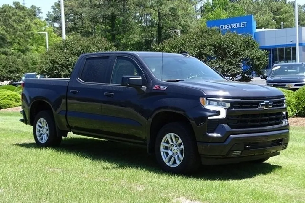 2024 Chevrolet Silverado 1500 RST photo 1