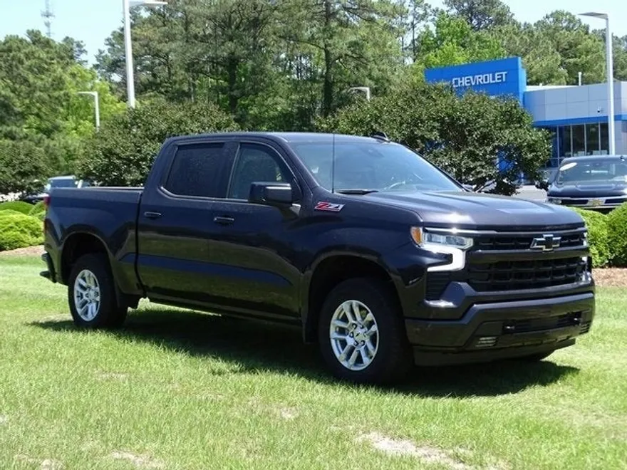 2024 Chevrolet Silverado 1500 RST photo 1