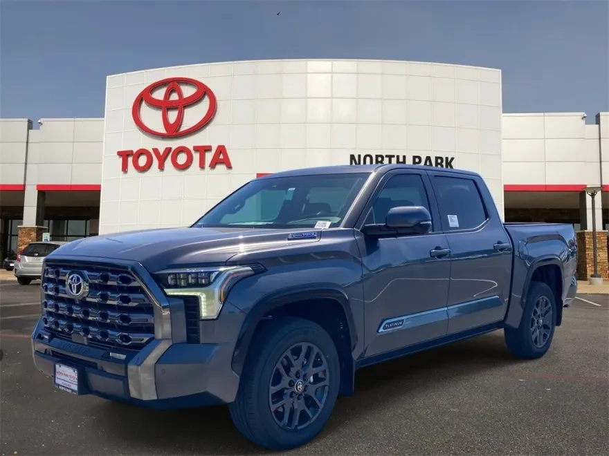 2026 Toyota Tundra Platinum photo 1