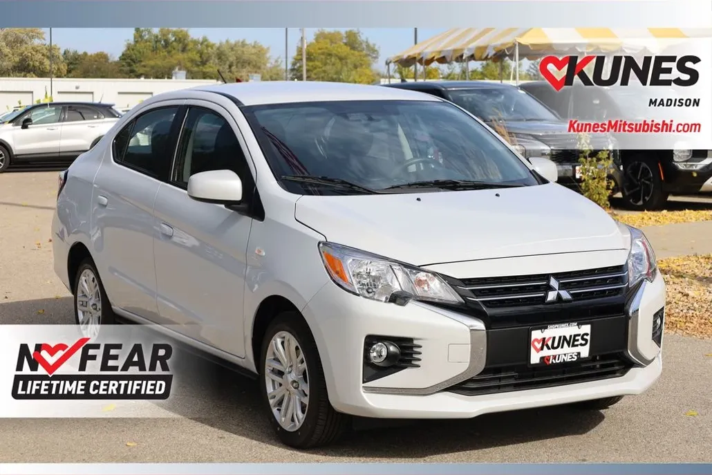 2024 Mitsubishi Mirage G4 LE photo 1