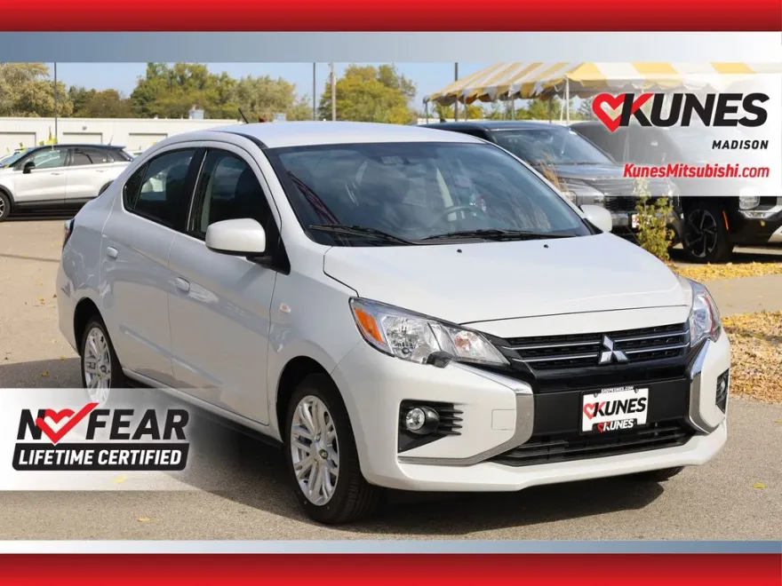 2024 Mitsubishi Mirage G4 LE photo 1