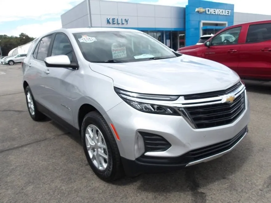 2022 Chevrolet Equinox LT photo 1