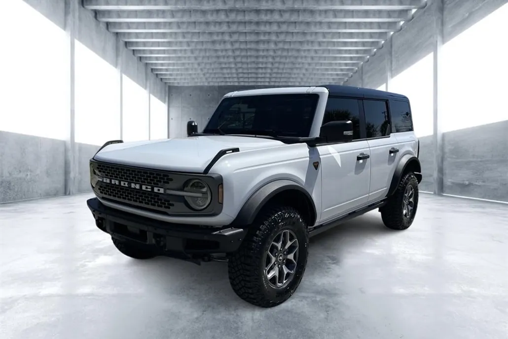 2025 Ford Bronco Badlands photo 1