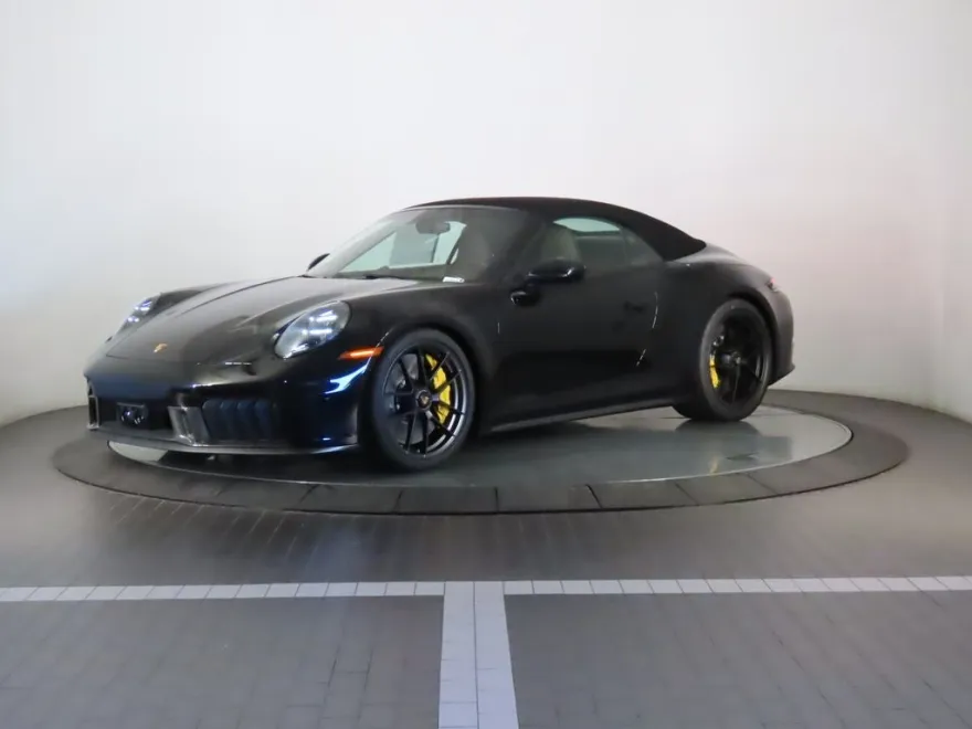 2025 Porsche 911 4 GTS Cabriolet photo 1