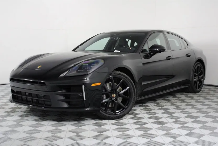 2025 Porsche Panamera 4 photo 1