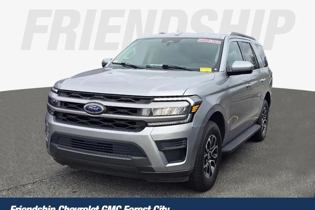 2022 Ford Expedition XLT photo 1