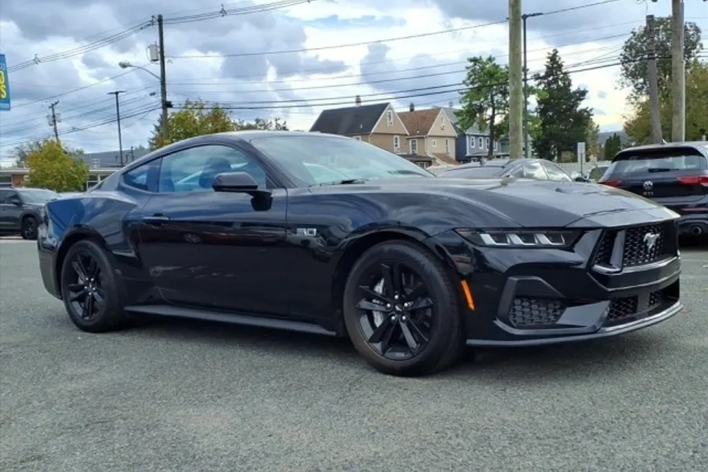 2024 Ford Mustang GT photo 1