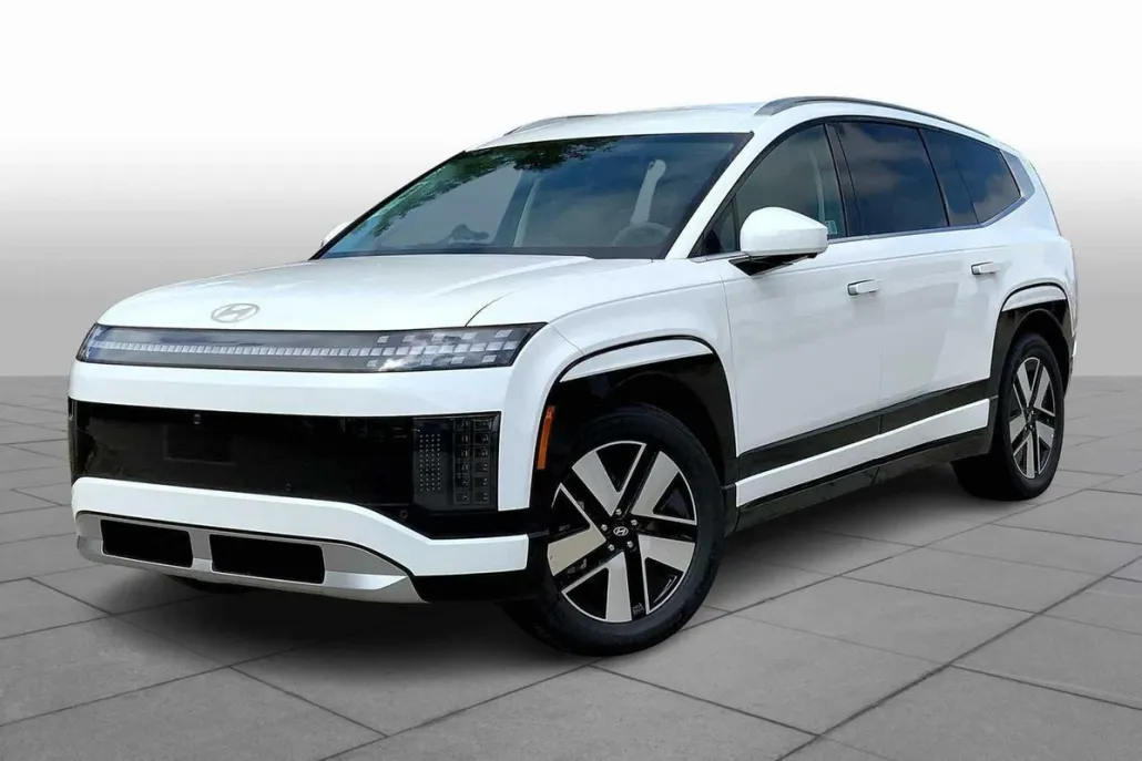 2026 Hyundai Ioniq SEL photo 1