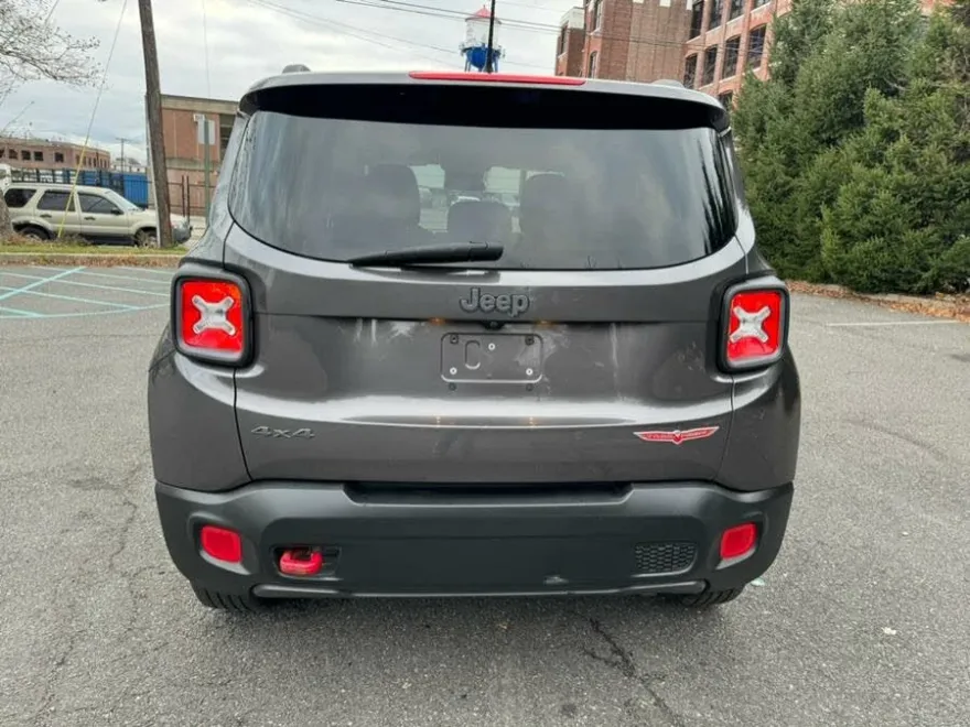 2016 Jeep Renegade Trailhawk photo 7