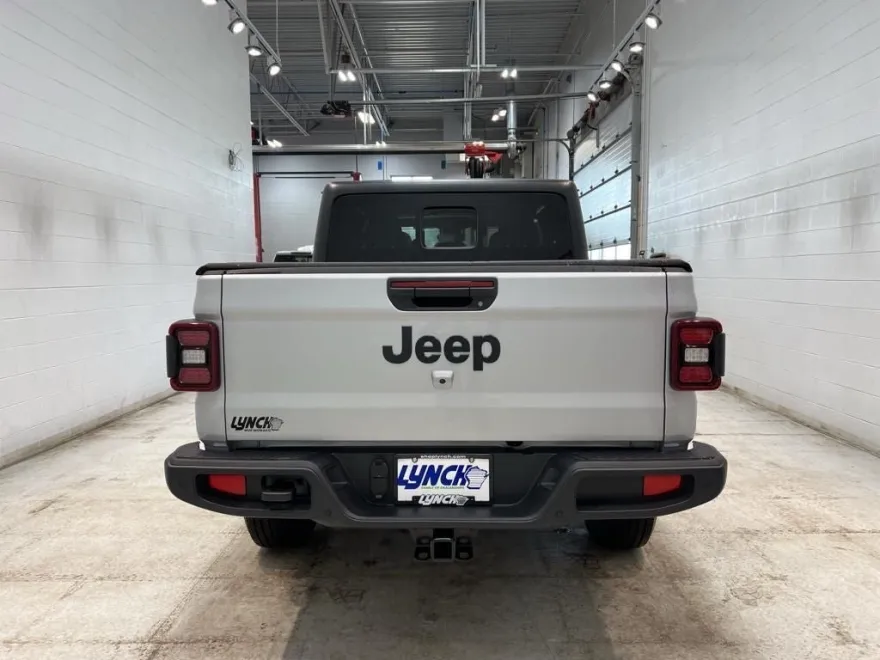 2024 Jeep Gladiator Sport S photo 28