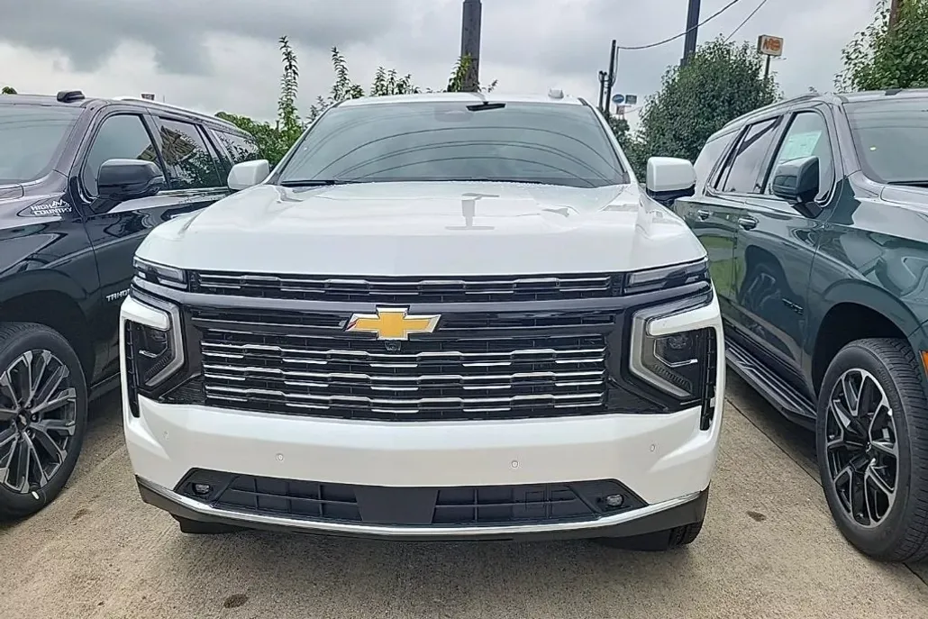 2025 Chevrolet Tahoe High Country photo 1