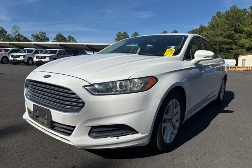 2013 Ford Fusion SE photo 1