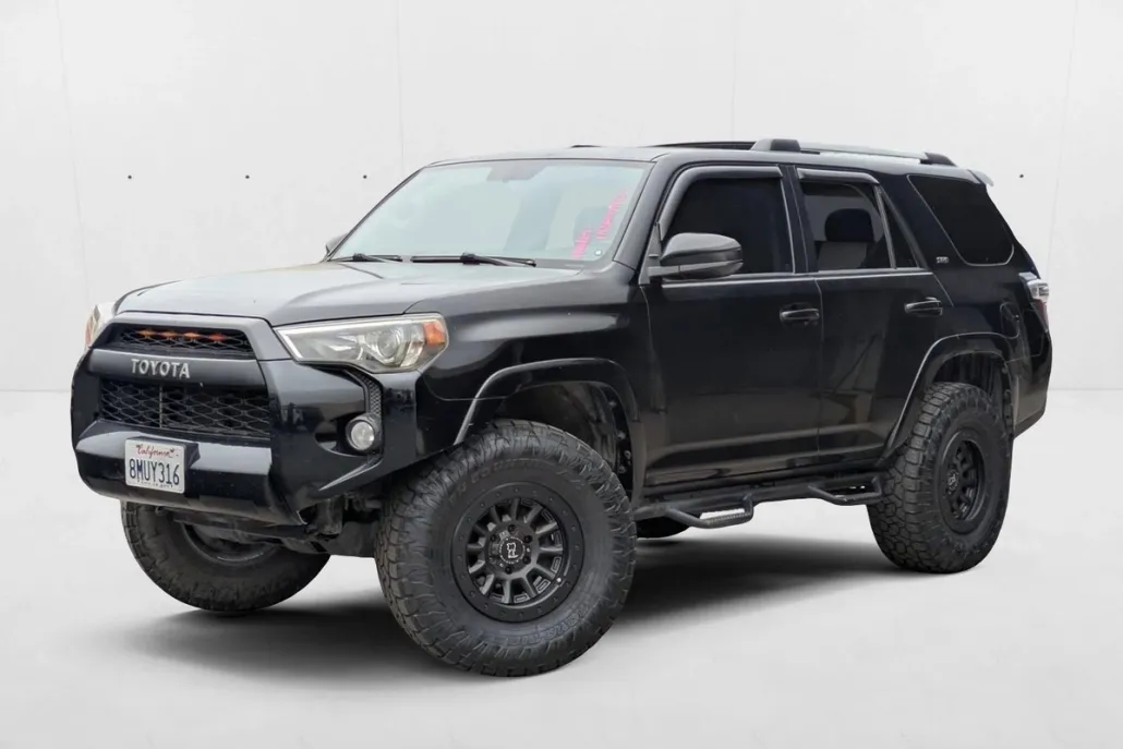 2019 Toyota 4Runner SR5 photo 1
