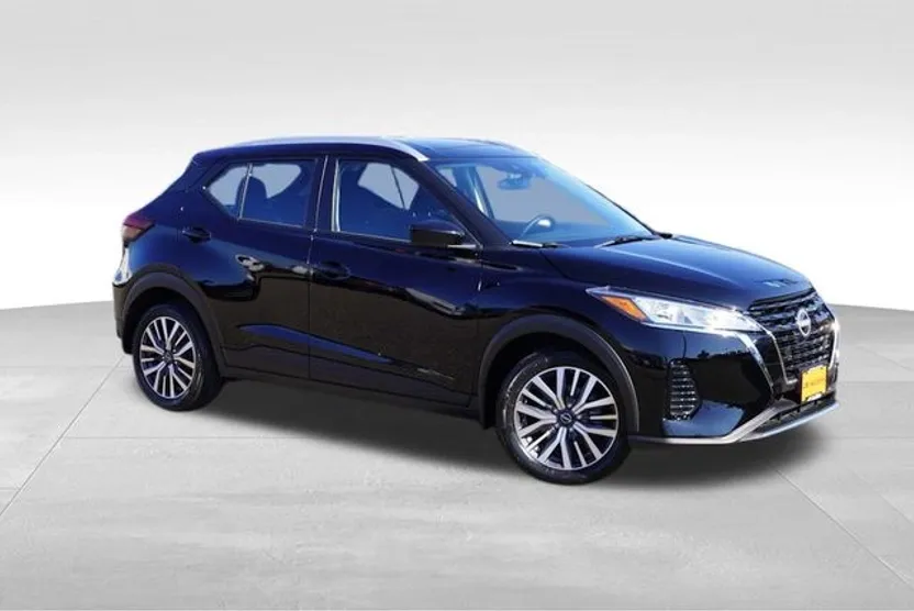 2023 Nissan Kicks SV photo 1