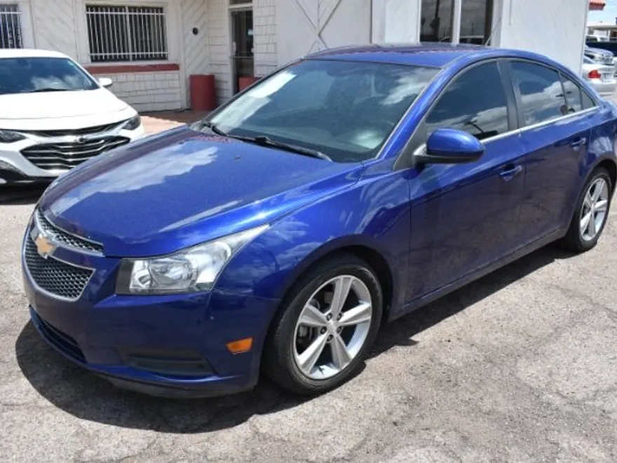 2012 Chevrolet Cruze photo 1