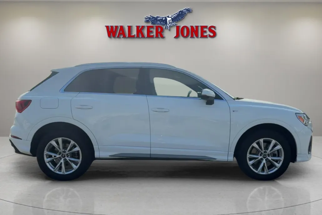 2023 Audi Q3 S line Premium photo 1