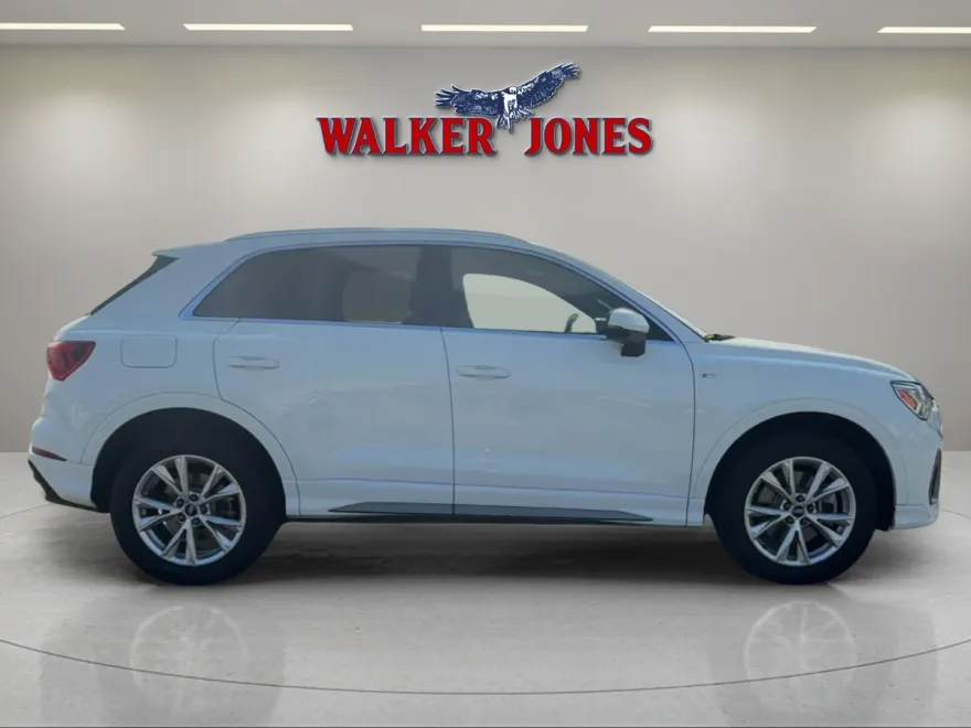 2023 Audi Q3 S line Premium photo 1