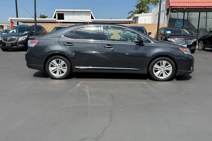 2010 Lexus HS 250h photo 1