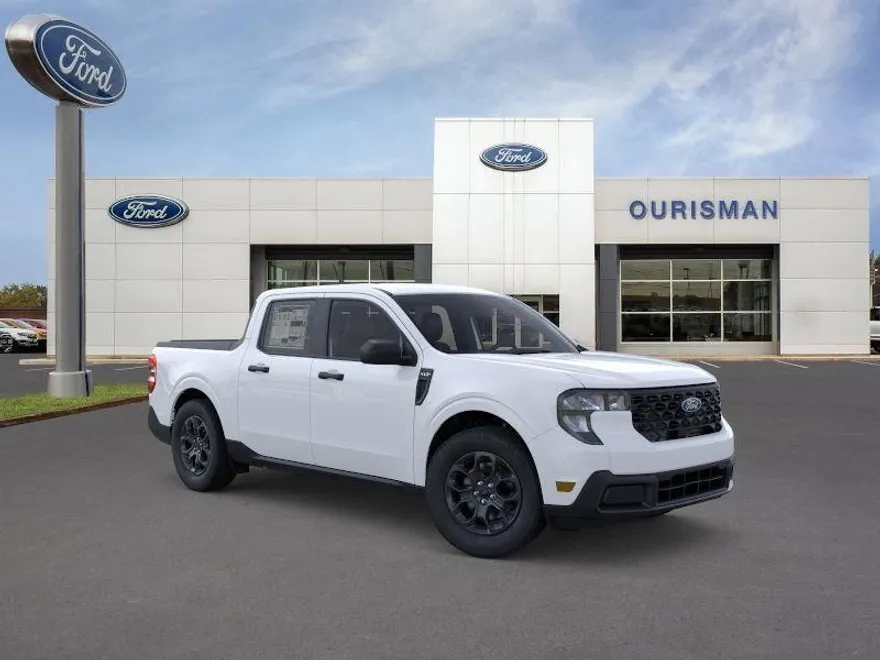 2025 Ford Maverick XLT photo 1