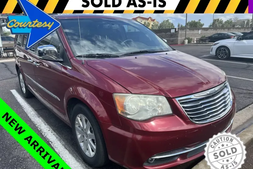 2012 Chrysler Town & Country photo 1