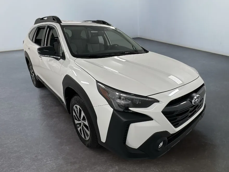 2025 Subaru Outback Premium photo 1