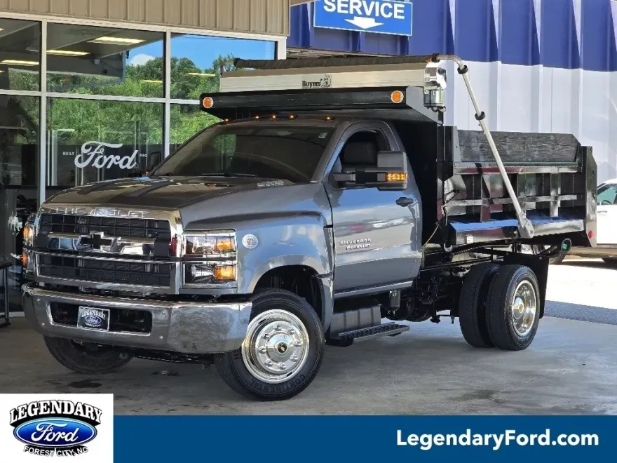 2022 Chevrolet Silverado 6500HD photo 1