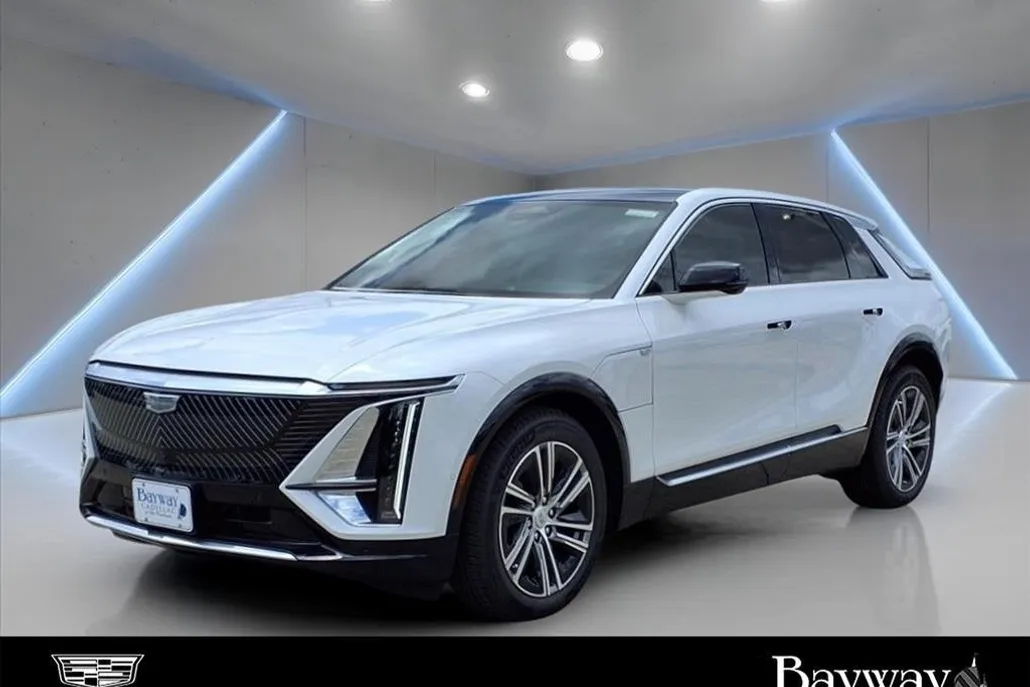 2025 Cadillac Lyriq Luxury photo 1