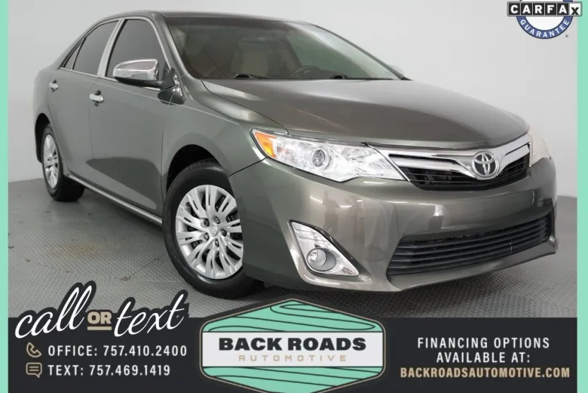 2013 Toyota Camry LE photo 1