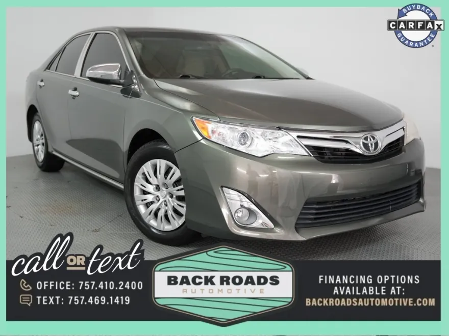 2013 Toyota Camry LE photo 1