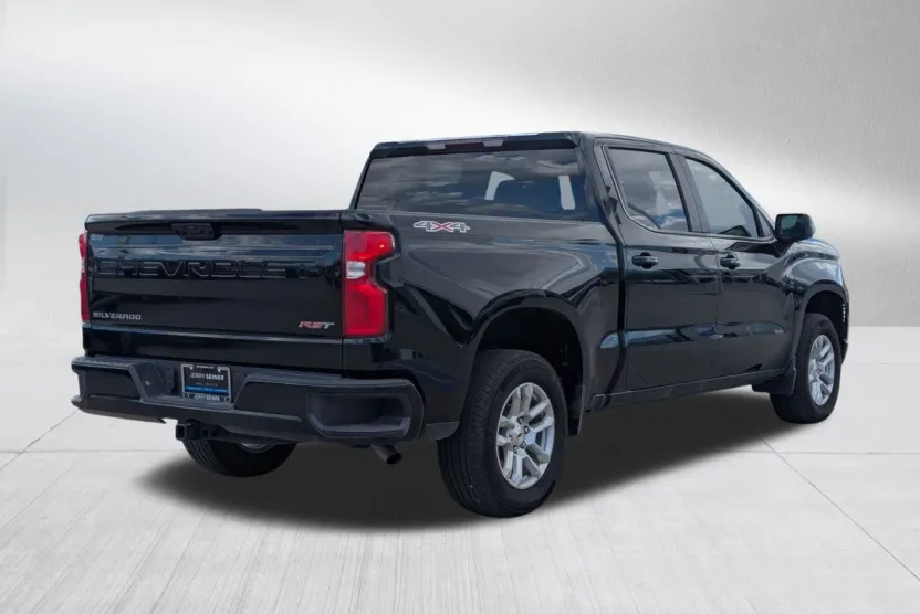 2024 Chevrolet Silverado 1500 RST photo 1