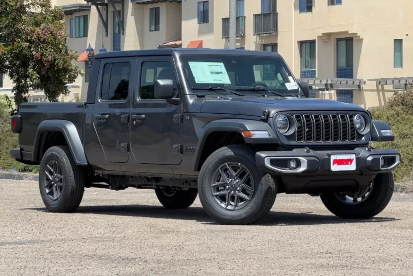 2025 Jeep Gladiator Sport S photo 1