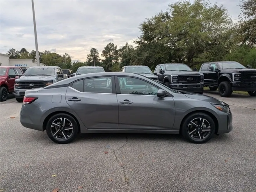 2024 Nissan Sentra SV photo 1