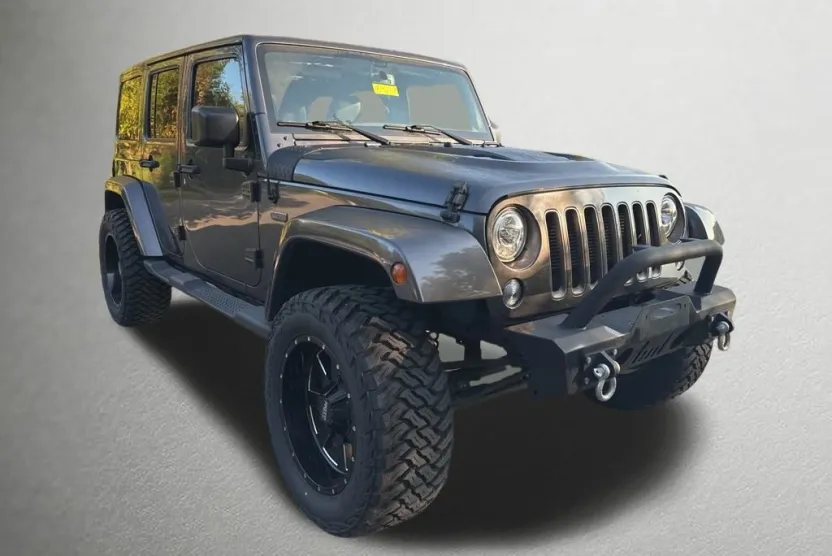 2017 Jeep Wrangler Unlimited Sahara photo 1