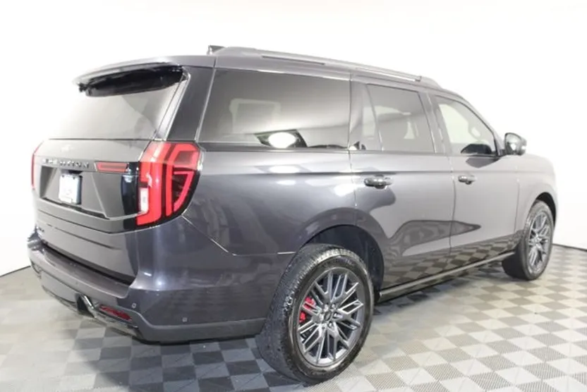 2025 Ford Expedition Platinum photo 1