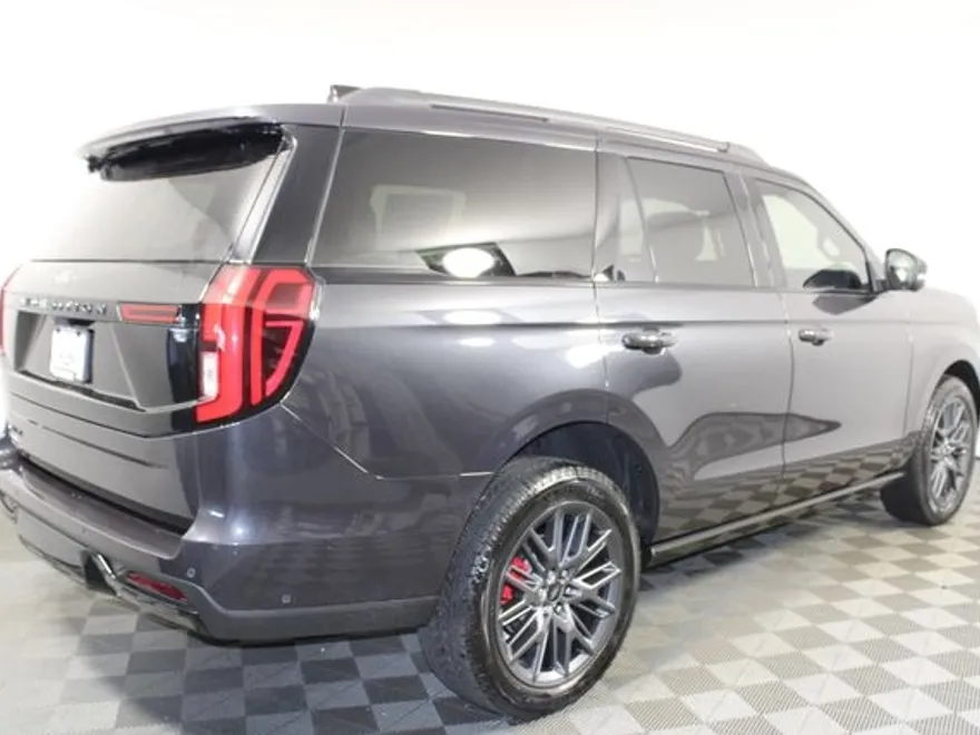 2025 Ford Expedition Platinum photo 1