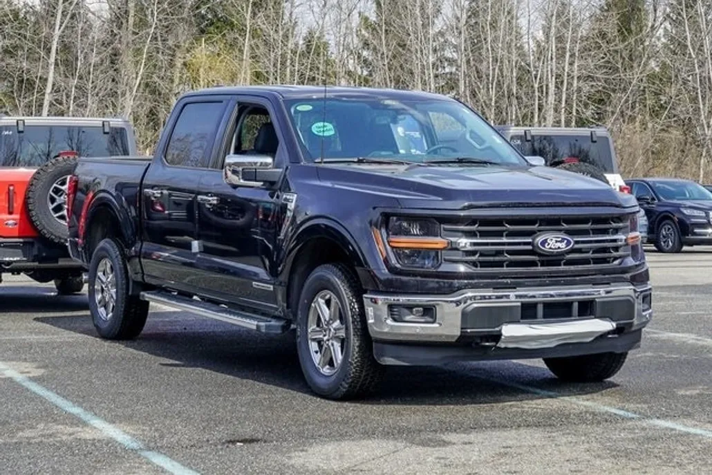 2025 Ford F-150 XLT photo 1