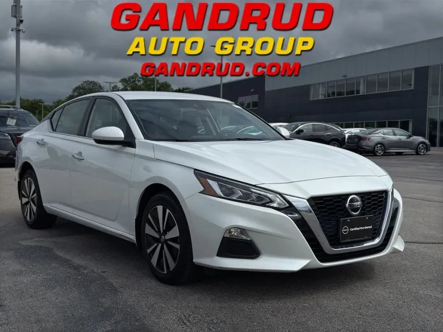 2022 Nissan Altima 2.5 SV photo 1