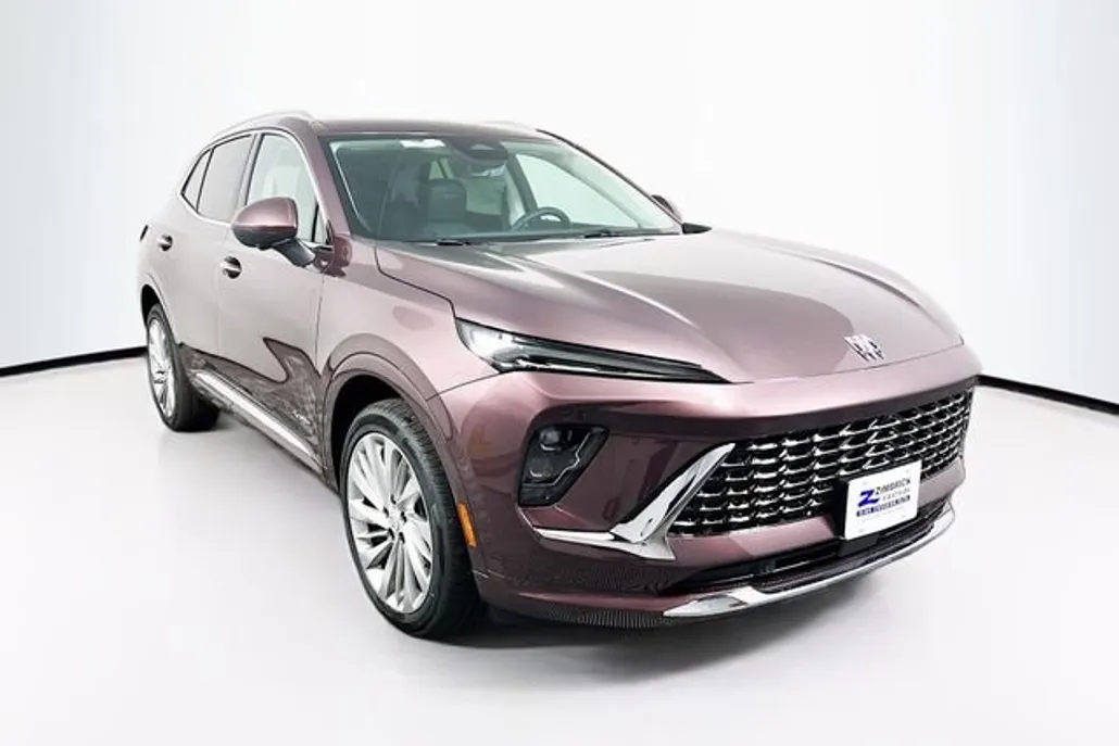 2025 Buick Envision Avenir photo 1