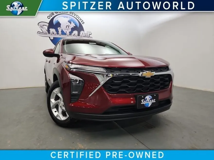 2025 Chevrolet Trax LS photo 1