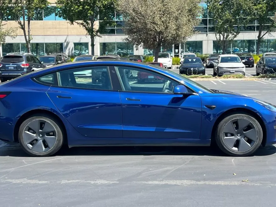 2021 Tesla Model 3 Long Range photo 1