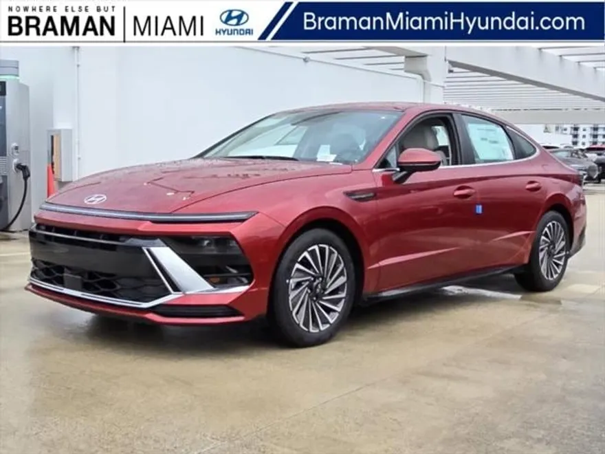 2025 Hyundai Sonata Hybrid SEL photo 1