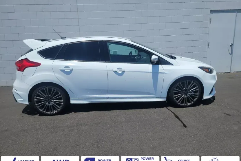2017 Ford Focus RS photo 1