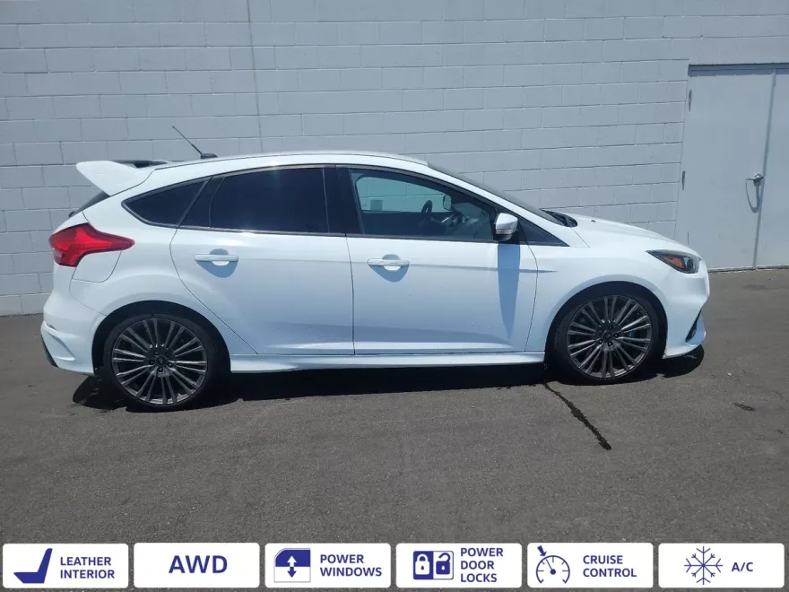 2017 Ford Focus RS photo 1