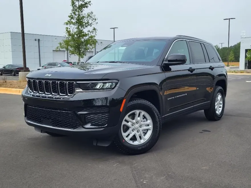 2024 Jeep Grand Cherokee Laredo photo 1