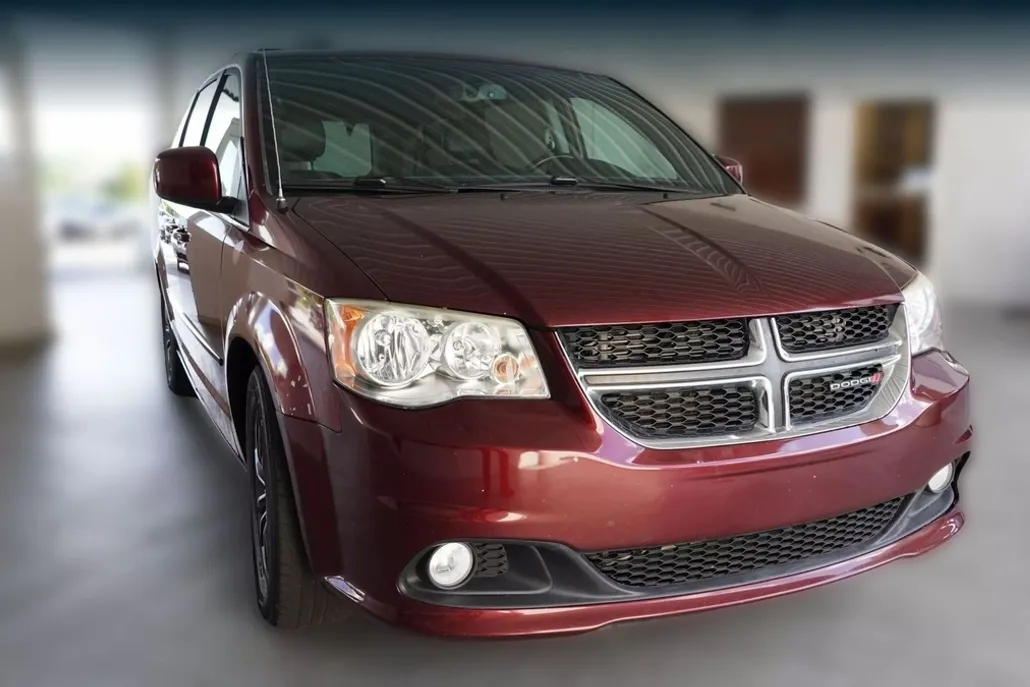 2017 Dodge Grand Caravan SXT photo 1