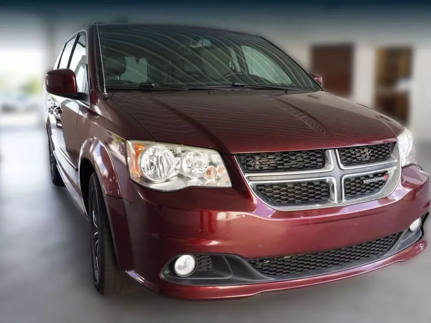 2017 Dodge Grand Caravan SXT photo 1