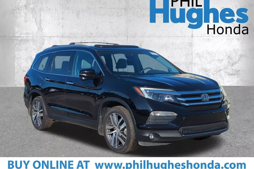 2017 Honda Pilot Touring photo 1
