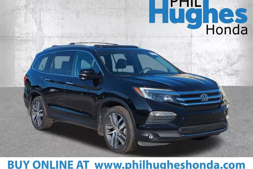 2017 Honda Pilot Touring photo 1