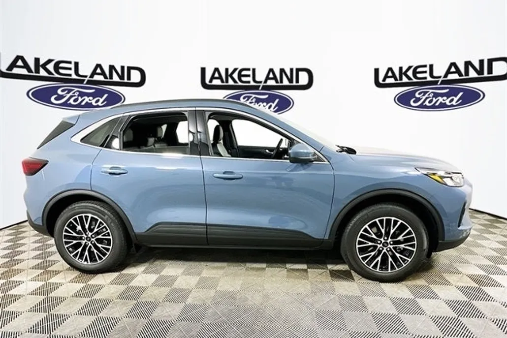 2025 Ford Escape Base photo 1
