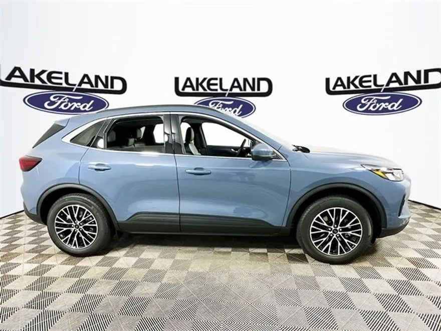 2025 Ford Escape Base photo 1
